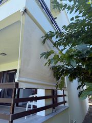 Τέντα σε άριστη κατάσταση σε λευκό χρώμα