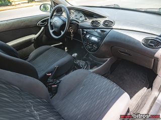 Ford Focus 2004 1.6 TREND-thumb-3