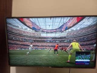 Smart Τηλεόραση LG 43' μαζί με την βάση του