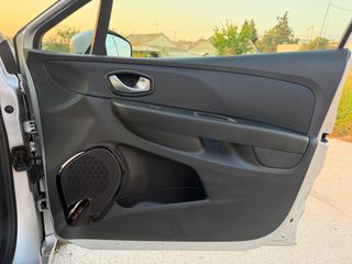 Renault Clio 2017 LIMITED EDITION-thumb-20