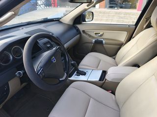 Volvo XC 90 2014-thumb-9