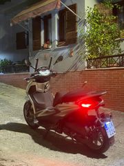Piaggio Beverly 300 2023-thumb-4