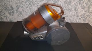 Ηλεκτρη Σκούπα IQ CYCLONE