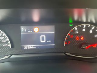 Peugeot 208 2022 1.2 PURETECH-thumb-12