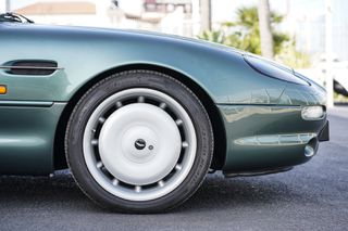 Aston Martin DB7 1995 Coupe-thumb-7