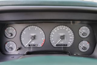 Aston Martin DB7 1995 Coupe-thumb-22