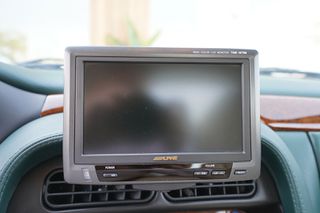 Aston Martin DB7 1995 Coupe-thumb-24