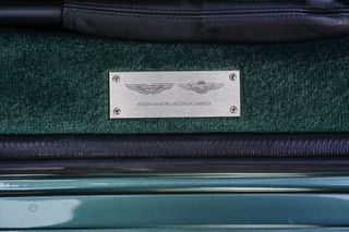 Aston Martin DB7 1995 Coupe-thumb-18