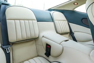 Aston Martin DB7 1995 Coupe-thumb-32