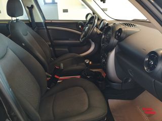 Mini Countryman 2016 Cooper D 1.6 112Hp ALL4-thumb-13