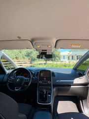 Renault Grand Scenic 2017-thumb-5