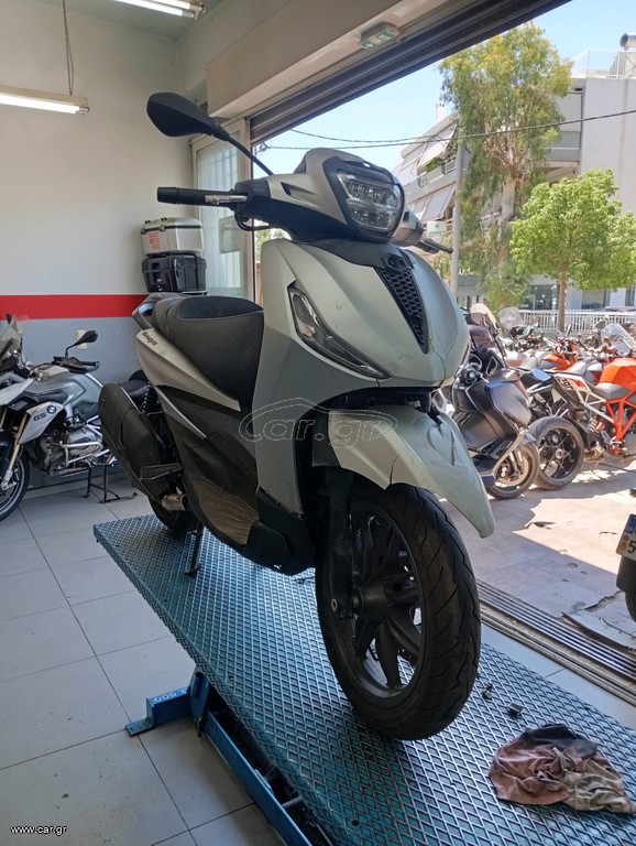 Piaggio Beverly 400 2025
