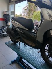 Piaggio Beverly 400 2025-thumb-1