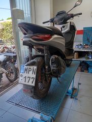 Piaggio Beverly 400 2025-thumb-4
