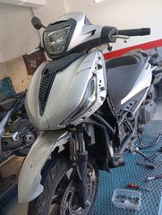 Piaggio Beverly 400 2025-thumb-7