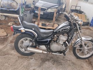 Kawasaki Vulcan 2000 en 400
