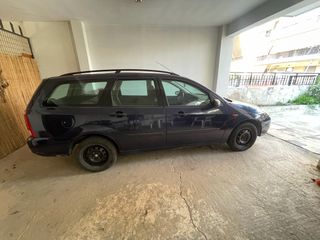Ford Focus 2000 station-thumb-4