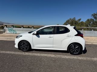 Toyota Yaris 2022 Εγγύηση υβριδικής μπαταρίας μέχρι 2032-thumb-1