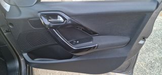 Peugeot 208 2018 *** S T Y L E ***-thumb-41