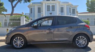 Peugeot 208 2018 *** S T Y L E ***-thumb-1