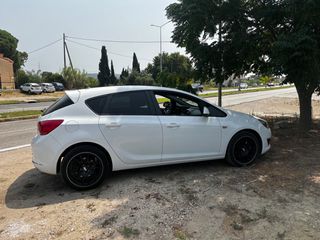 Opel Astra 2015-thumb-4