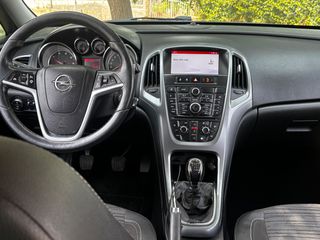 Opel Astra 2015-thumb-5