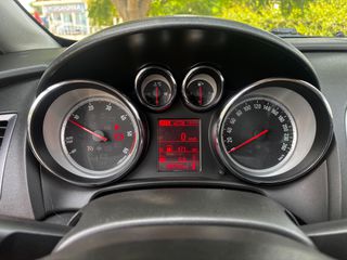 Opel Astra 2015-thumb-8