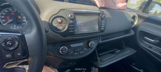Toyota Yaris 2019-thumb-11