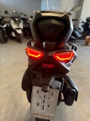 Yamaha XMAX 300 2018 Yamaha Xmax 300-thumb-8