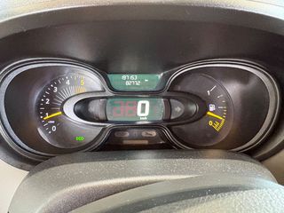 Renault Trafic 2017-thumb-8