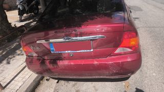 Ford Focus 2000-thumb-2