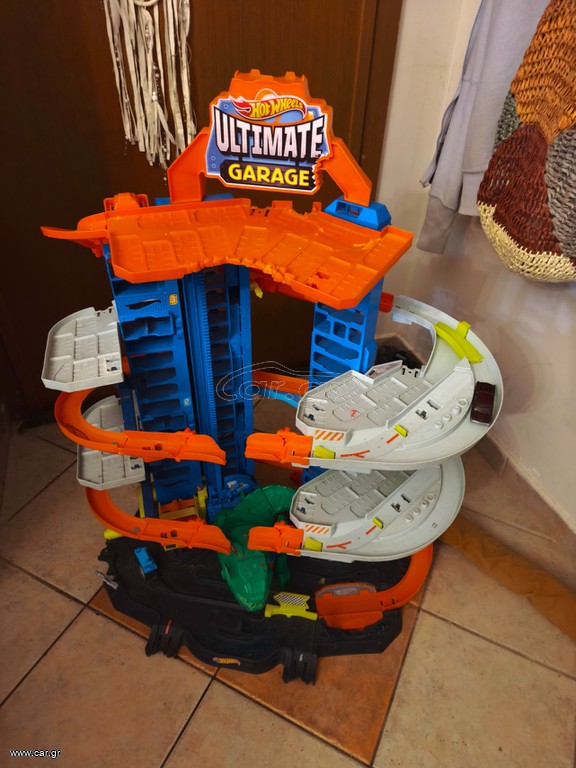 Hot wheels ultimate Garage