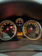 Opel Astra 2011 GTC 1.6 SPORT 115HP-thumb-4