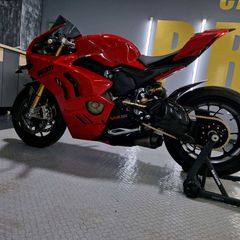 Ducati Panigale V4 S 2024-thumb-1