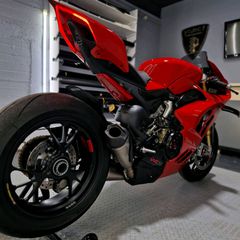 Ducati Panigale V4 S 2024-thumb-2