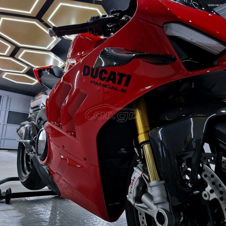 Ducati Panigale V4 S 2024