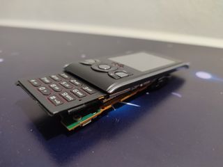 Sony Ericsson W595-thumb-2