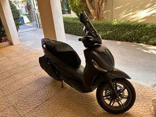 Piaggio Beverly 400 2025