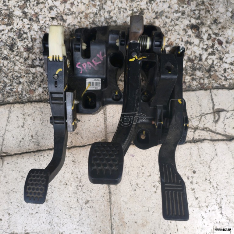 Spark Chevrolet 2009-2016 ΚΟΜΠΛΕ πεταλιέρα (γκάζι-αμπραγιάζ και φρένο) με κωδικό = 95965572