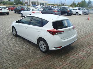 Toyota Auris 2018-thumb-3