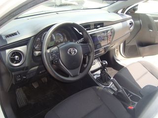 Toyota Auris 2018-thumb-5