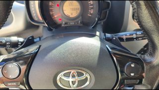 Toyota Aygo 2015 1.0_X_PLAY_F1_AUTOMATO_Led_Camera_-thumb-12