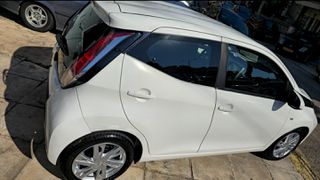Toyota Aygo 2015 1.0_X_PLAY_F1_AUTOMATO_Led_Camera_-thumb-25