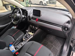 Mazda 2 2016-thumb-6