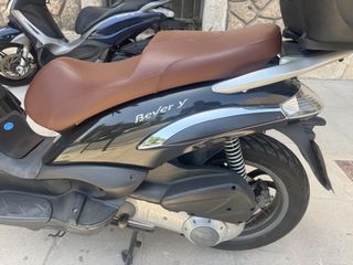 Piaggio Beverly 300i Tourer 2009-thumb-3