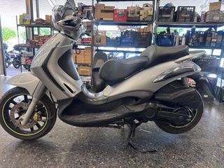 Piaggio Beverly 400 2009-thumb-2