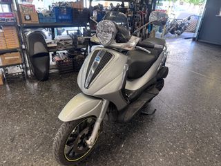 Piaggio Beverly 400 2009-thumb-4