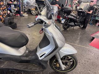 Piaggio Beverly 400 2009-thumb-6