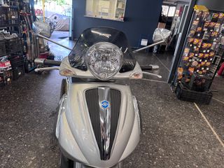 Piaggio Beverly 400 2009-thumb-8