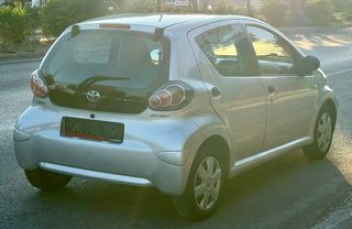 Toyota Aygo 2011-thumb-4